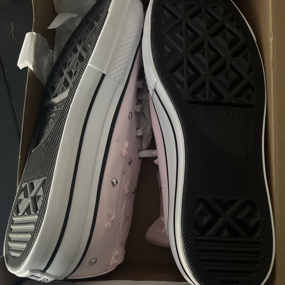 Converse Chuck Taylor Pink High-Top Platform Sneakers Stud & Bow Women 9.5 NEW - Picture 4 of 5